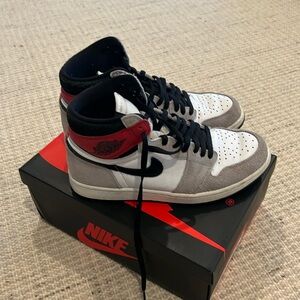 Great condition Jordan 1 Retro High Light Smoke Grey Size 9.5 Men’s